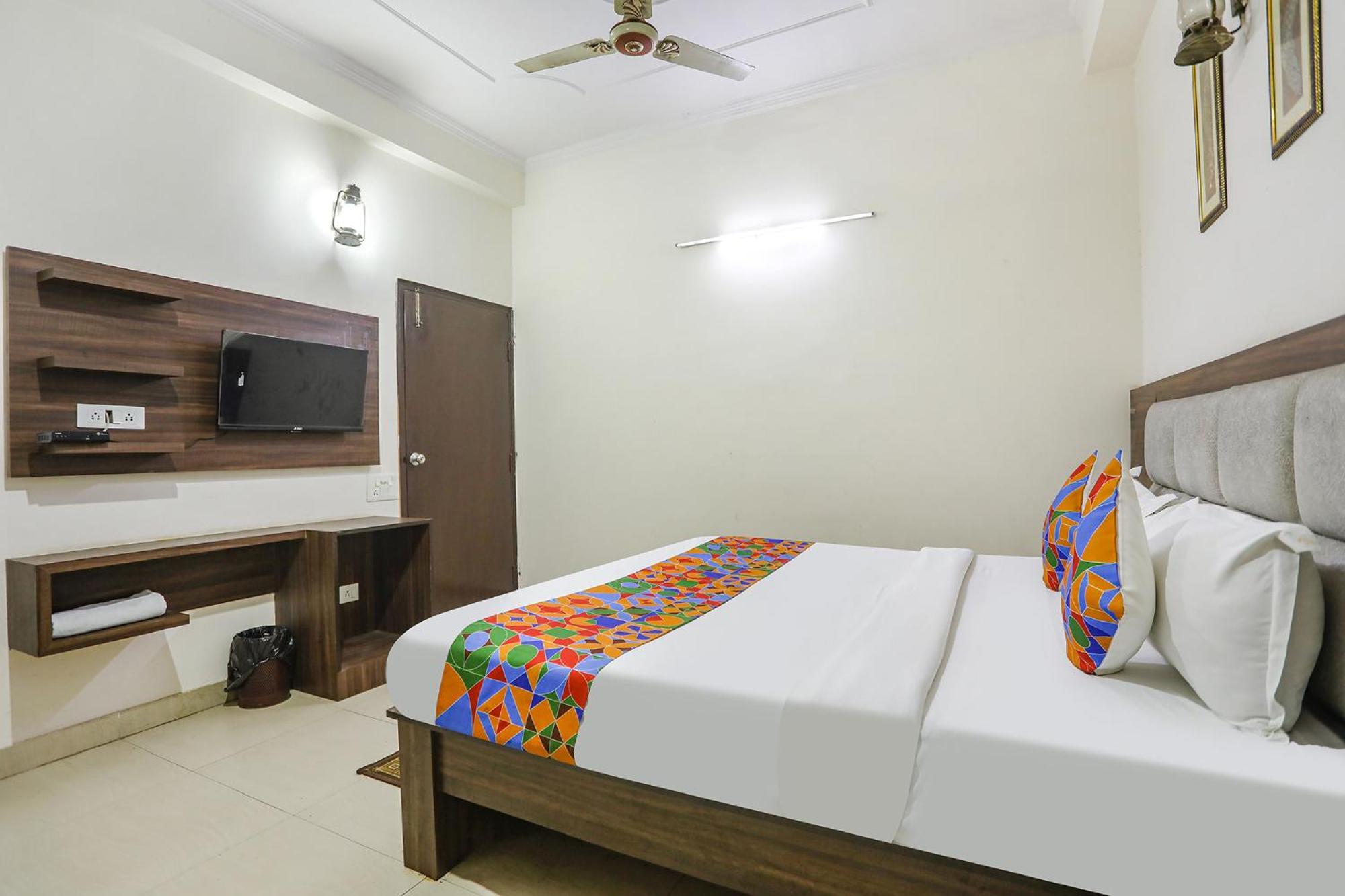 Fabhotel Corporate Stay Noida Exterior photo